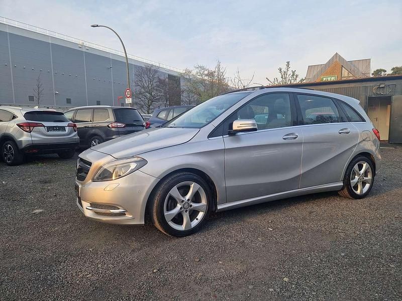 Gebraucht Mercedes B200 156 PS (114 kW) 2013 Polarsilber  metalliclack Van / Kleinbus