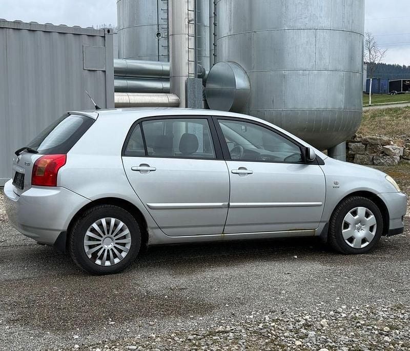 Gebraucht Toyota Corolla 110 PS (80 kW) 2003 Silber Limousine