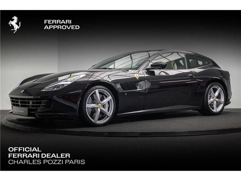 Schwarz Gebraucht 2019 Ferrari GTC4Lusso | 239.500 € (Guter Preis) - Bild 1/4