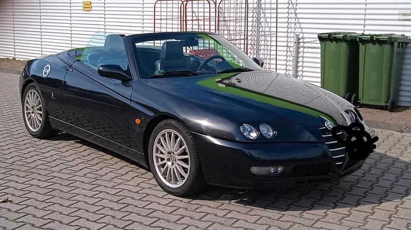 Schwarz Gebraucht 2004 Alfa Romeo Spider Cabrio | 6.250 € (Fairer Preis) - Bild 1/4