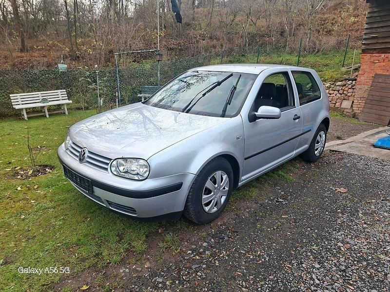 Silber Gebraucht 2003 VW Golf IV Kleinwagen | 1.500 € (Guter Preis) - Bild 1/4