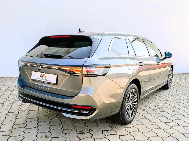Neu VW Passat Elegance 150 PS (110 kW) 2025 Diabasgrau metallic Kombi