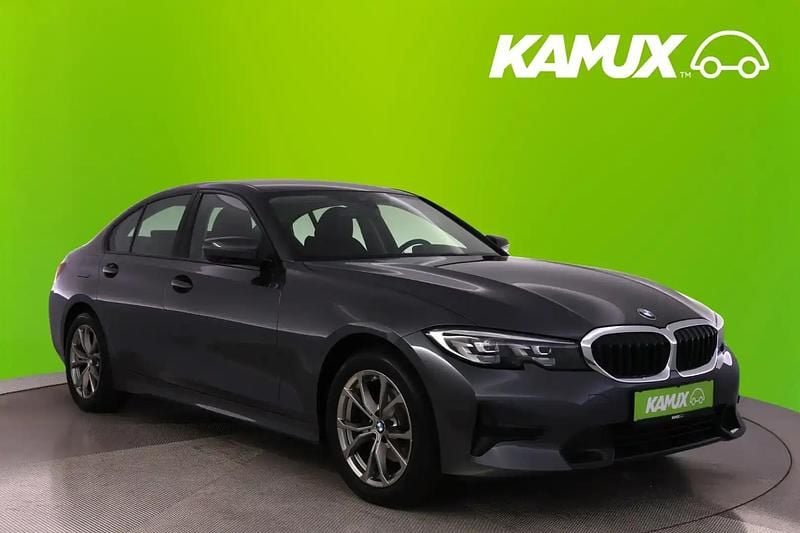 Silber / grau Gebraucht 2022 BMW 320 Limousine | 29.300 € (Superpreis) - Bild 1/4