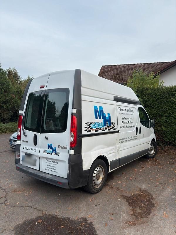 Gebraucht Renault Trafic 145 PS (106 kW) 2008 Weiß Van / Kleinbus