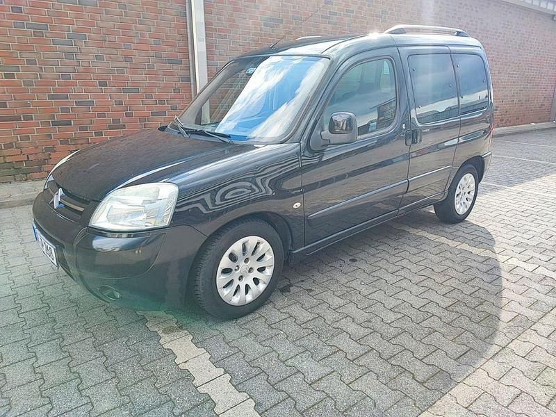 Schwarz Gebraucht 2006 Citroën Berlingo Exclusive Van / Kleinbus | 3.800 € (Fairer Preis) - Bild 1/4