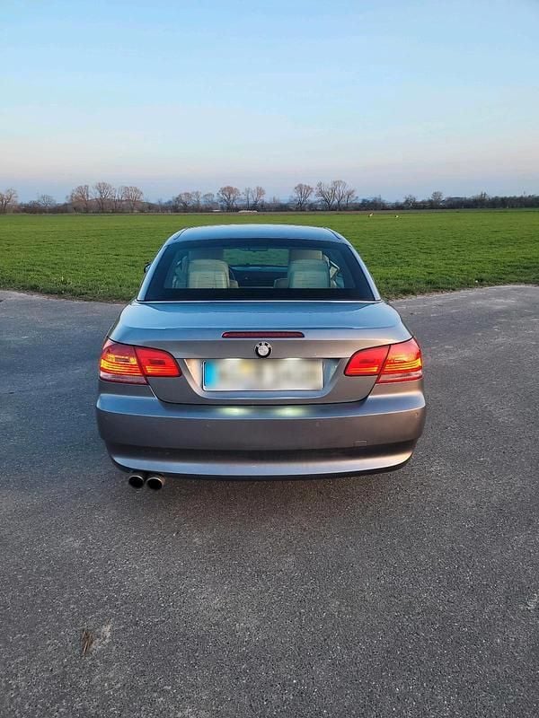Gebraucht BMW 320 Cabriolet 170 PS (125 kW) 2007 Silber Cabrio