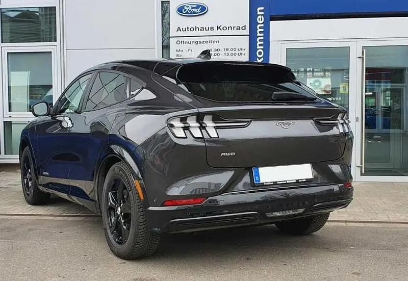 Gebraucht Ford Mustang Mach-E Extended Range 258 kW (351 PS) 2022 Darkmatter grey metallic SUV