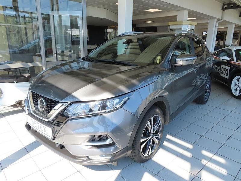 Grau Gebraucht 2021 Nissan Qashqai Zama SUV | 18.980 € (Fairer Preis) - Bild 1/4