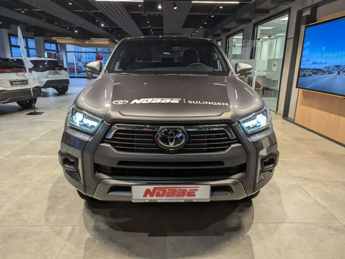 Gebraucht Toyota HiLux 204 PS (150 kW) 2025 Grau Pickup