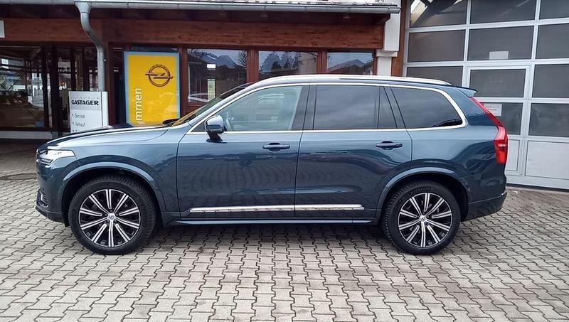 Gebraucht Volvo XC90 Plus 250 PS (183 kW) 2023 Blau SUV