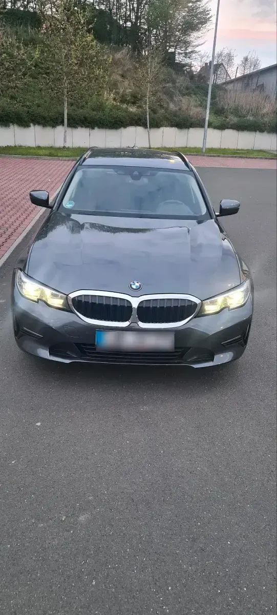 Gebraucht BMW 318 150 PS (110 kW) 2019 Grau Kombi