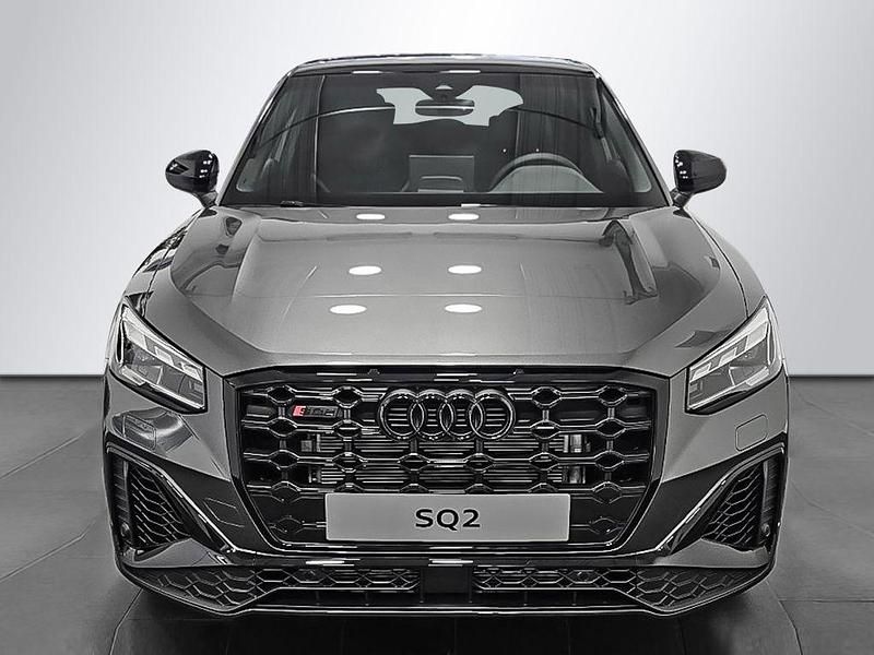 Daytonagrau perleffekt Gebraucht 2024 Audi SQ2 Basis SUV | 54.950 € - Bild 1/4