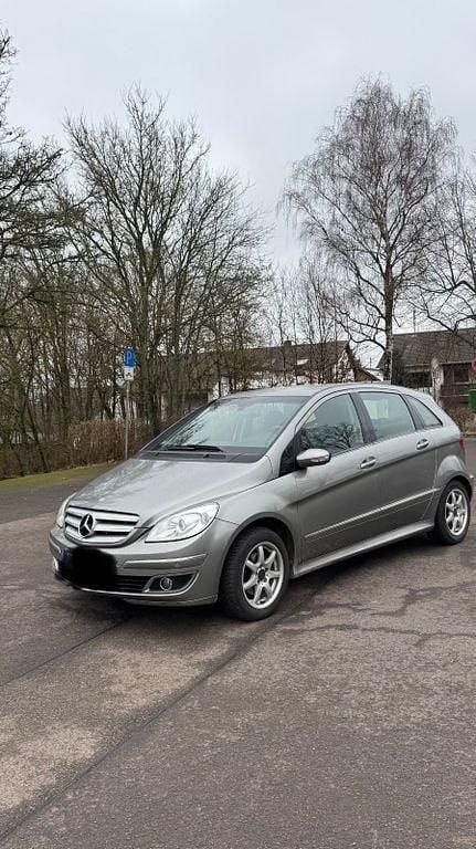 Grau Gebraucht 2008 Mercedes B170 Van / Kleinbus | 3.850 € (Guter Preis) - Bild 1/4