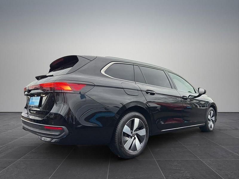 Gebraucht VW Passat Business 122 PS (89 kW) 2025 Grenadillschwarz metallic Kombi