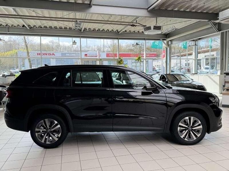 Neu Skoda Kodiaq Selection 150 PS (110 kW) 2026 Blackmagic perleffekt SUV