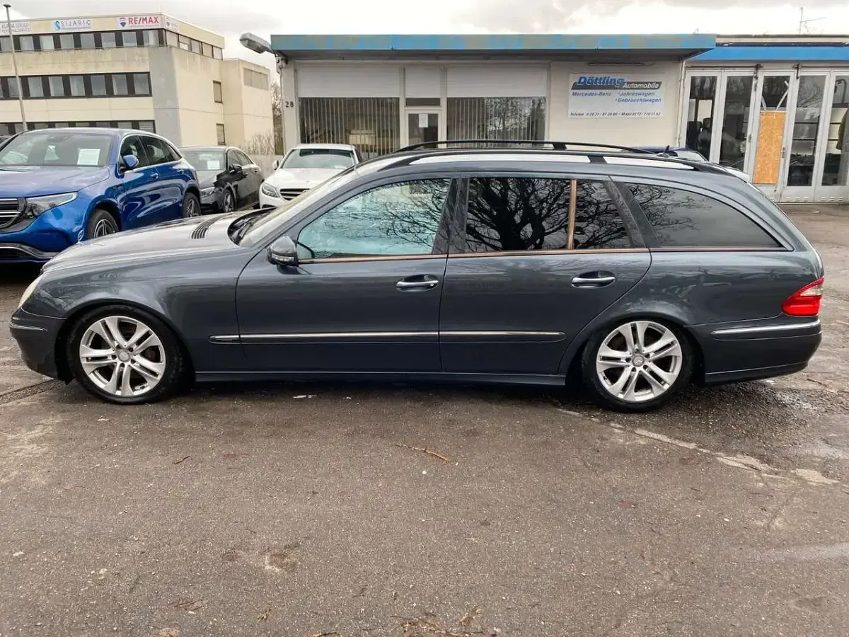 Gebraucht Mercedes E200 184 PS (135 kW) 2008 Tenoritgrau Kombi