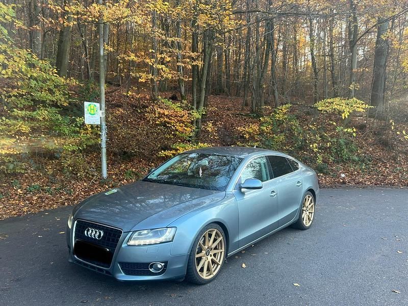 Grau Gebraucht 2010 Audi A5 Limousine | 7.600 € (Guter Preis) - Bild 1/4