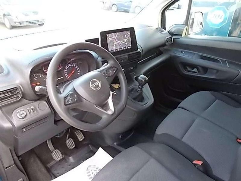 Second-hand Opel Combo Edition 131 CP (96 kW) 2019 Albastru Monovolum