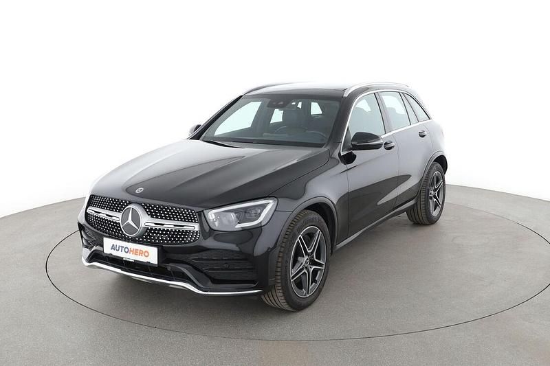 Schwarz Gebraucht 2019 Mercedes GLC300 AMG line SUV | 39.220 € (Etwas zu teuer) - Bild 1/3