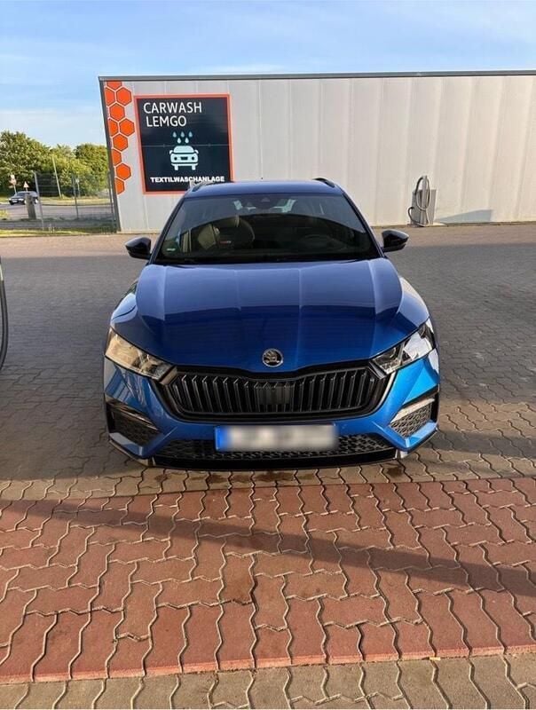 Blau Gebraucht 2021 Skoda Octavia Plus Edition Kombi | 33.000 € (Teuer) - Bild 1/4