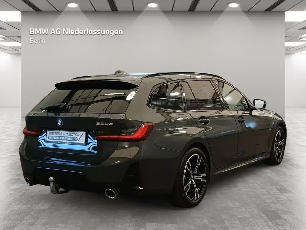 Gebraucht BMW 330e M Sport 292 PS (214 kW) 2023 Grau Kombi