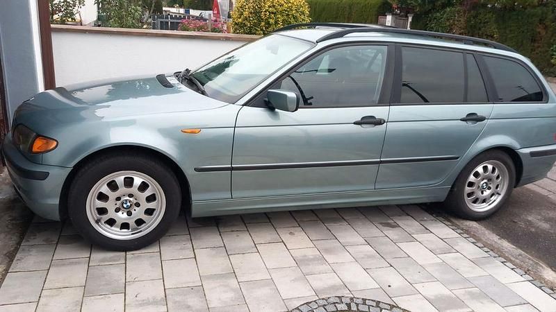 Andere farben Gebraucht 2003 BMW 318 Kombi | 2.700 € (Fairer Preis) - Bild 1/4