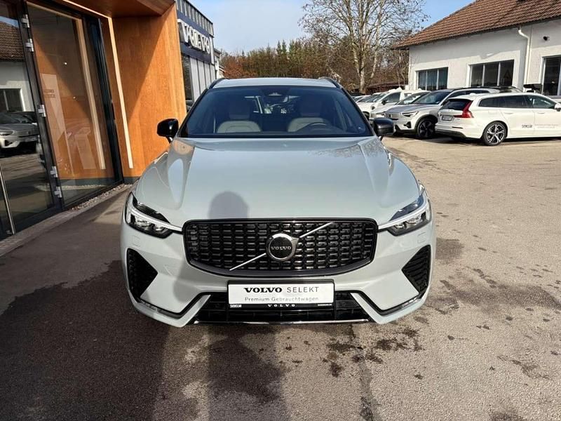 Gebraucht Volvo XC60 Plus 197 PS (144 kW) 2023 Grau SUV