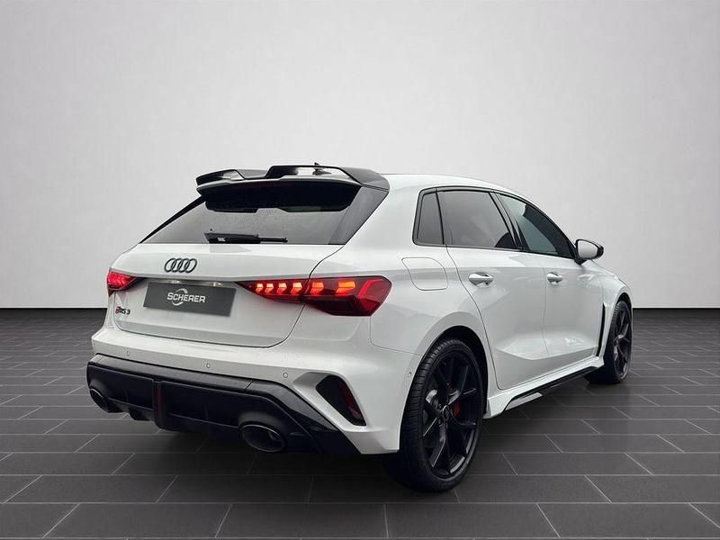 Gebraucht Audi RS3 Sport 400 PS (294 kW) 2026 Arkonaweiß Limousine