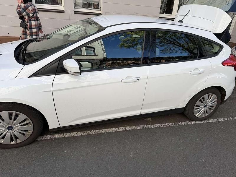 Gebraucht Ford Focus Business Edition 120 PS (88 kW) 2017 Weiß Kleinwagen