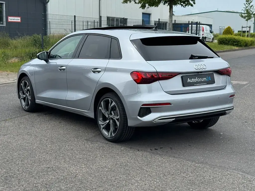 Używany Audi A3 Advanced Plus 150 KM (110 kW) 2024 Srebrny Sedan/Limuzyna