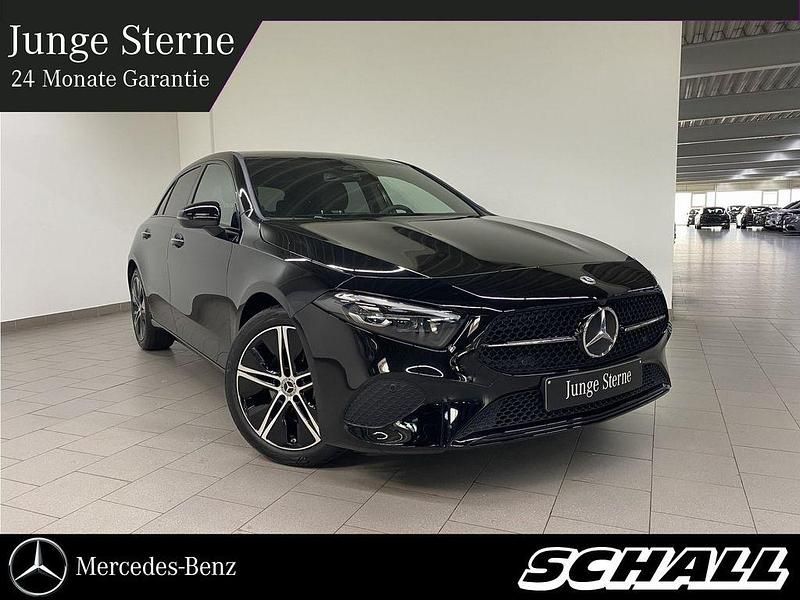 Unilack nachtschwarz Gebraucht 2024 Mercedes A180 Progressive Limousine | 32.778 € (Etwas zu teuer) - Bild 1/4