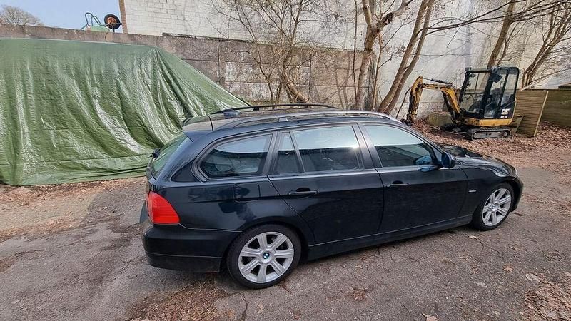 Gebraucht BMW 320 170 PS (125 kW) 2008 Schwarz Kombi