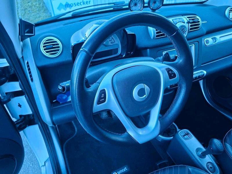 Gebraucht Smart ForTwo Cabrio 84 PS (61 kW) 2011 Weiß Cabrio