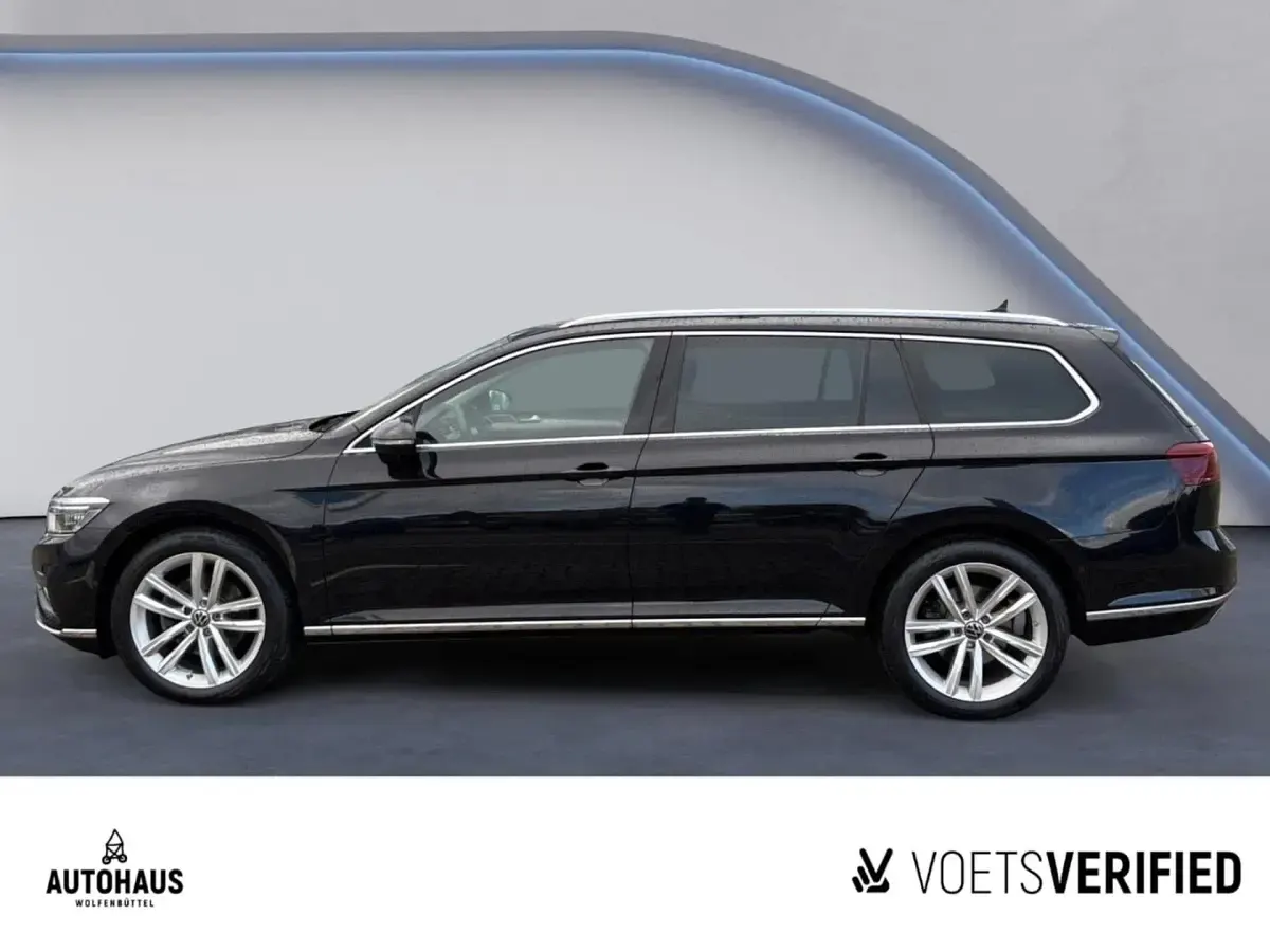 Gebraucht VW Passat Elegance 200 PS (147 kW) 2023 Schwarz Kombi