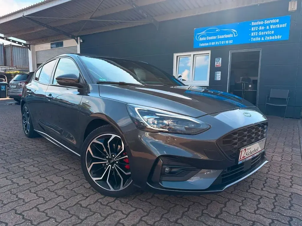 Gebraucht Ford Focus ST-Line 182 PS (133 kW) 2020 Grau Limousine