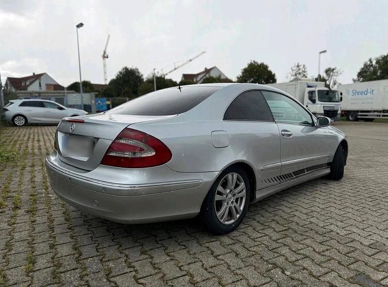 Usata Mercedes CLK270 200 CV (147 kW) 2004 Argento Coupé