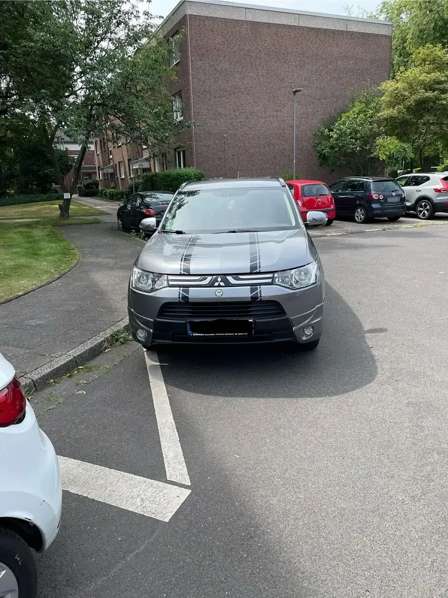 Gebraucht Mitsubishi Outlander 150 PS (110 kW) 2014 Grau SUV