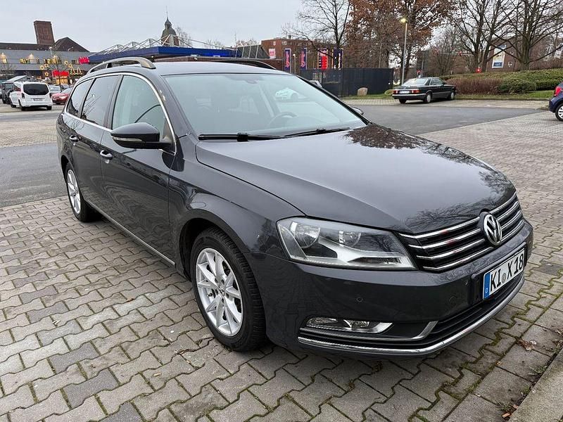 Gebraucht VW Passat 140 PS (102 kW) 2011 Grau Kombi
