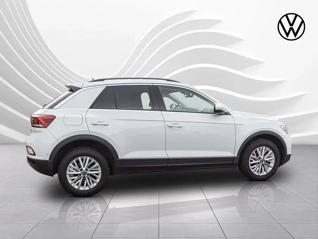 Gebraucht VW T-Roc Life 116 PS (85 kW) 2024 Pure white SUV