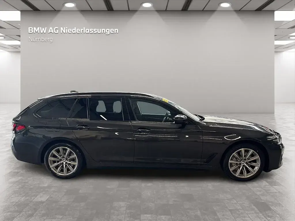 Gebraucht BMW 530 245 PS (180 kW) 2023 Grau Kombi