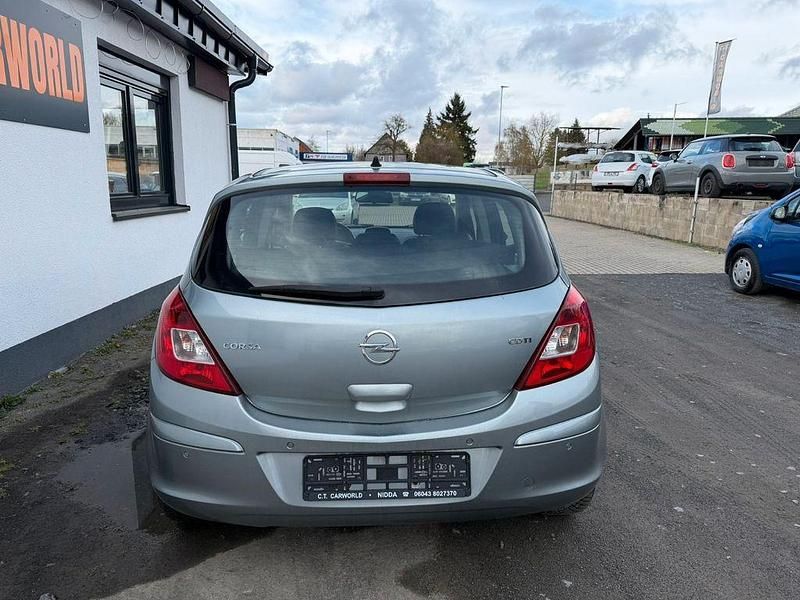 Gebraucht Opel Corsa 131 PS (96 kW) 2011 Silber Kleinwagen
