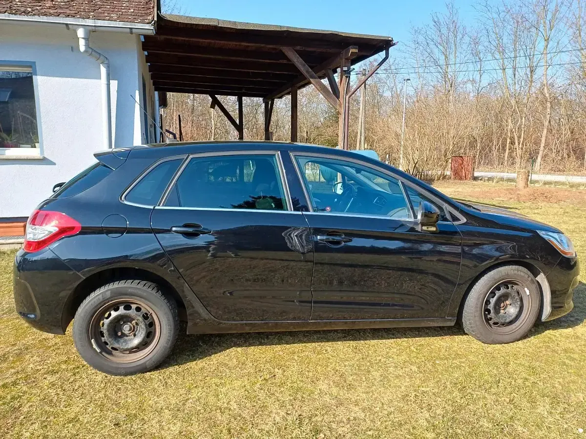 Gebraucht Citroën C4 120 PS (88 kW) 2012 Schwarz Limousine