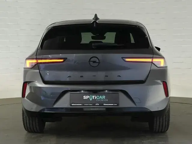Gebraucht Opel Astra 131 PS (96 kW) 2025 Vulkan grau Kleinwagen