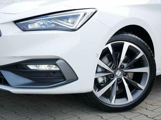 Gebraucht Seat Leon FR 190 PS (139 kW) 2023 Candy weiß Limousine