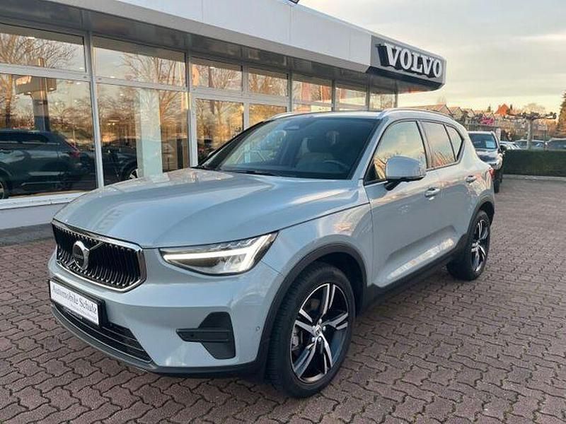 Gebraucht Volvo XC40 Core 163 PS (119 kW) 2025 Grau SUV