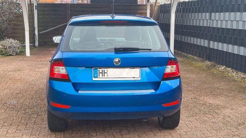 Gebraucht Skoda Fabia Active 75 PS (55 kW) 2019 Blau Limousine