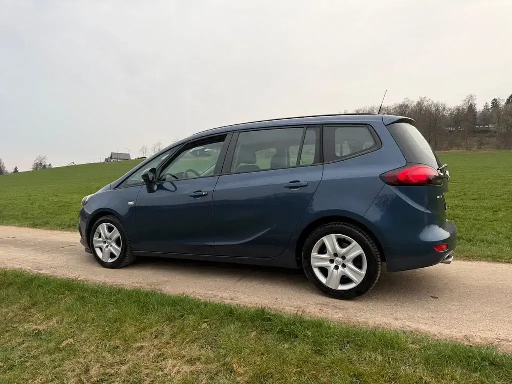 Gebraucht Opel Zafira Edition 131 PS (96 kW) 2017 Blau Van / Kleinbus