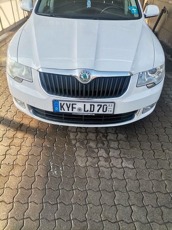 Gebraucht Skoda Superb Ambition 170 PS (125 kW) 2011 Weiß Kombi