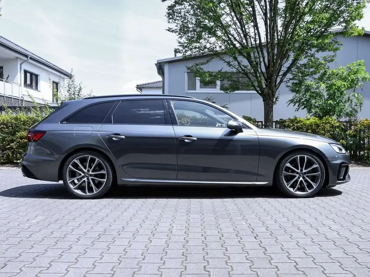 Gebraucht Audi S4 Sport 341 PS (250 kW) 2023 Daytonagrau perleffekt Kombi