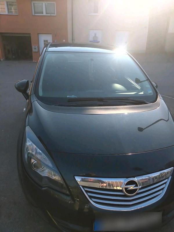 Gebraucht Opel Meriva 140 PS (102 kW) 2012 Schwarz Van / Kleinbus